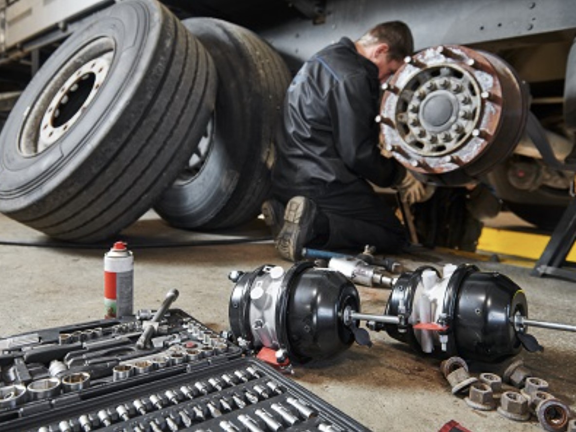 this image shows onsite truck repair services in Edmonton, AB